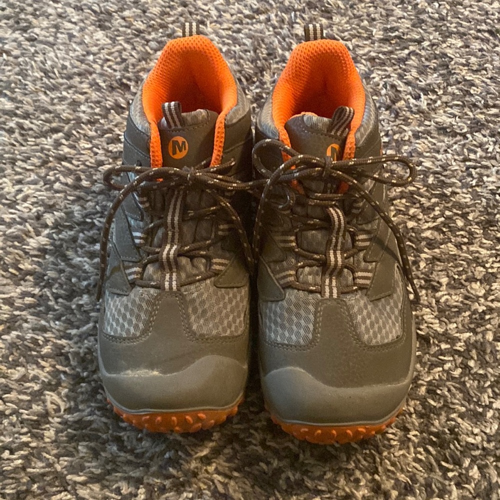 Kids Merrell hiking boots size 1